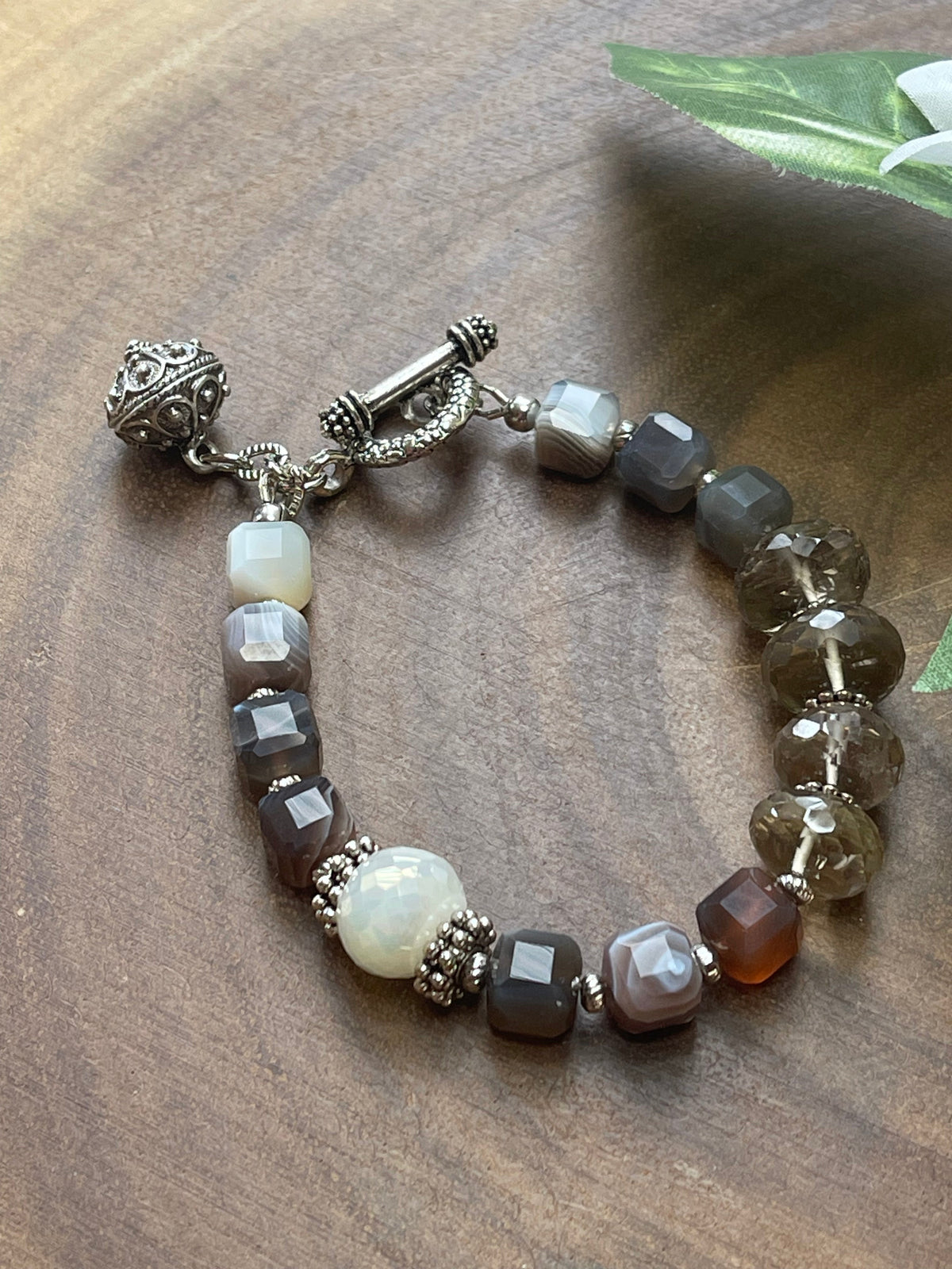 Crystal & Quartz Jewelry