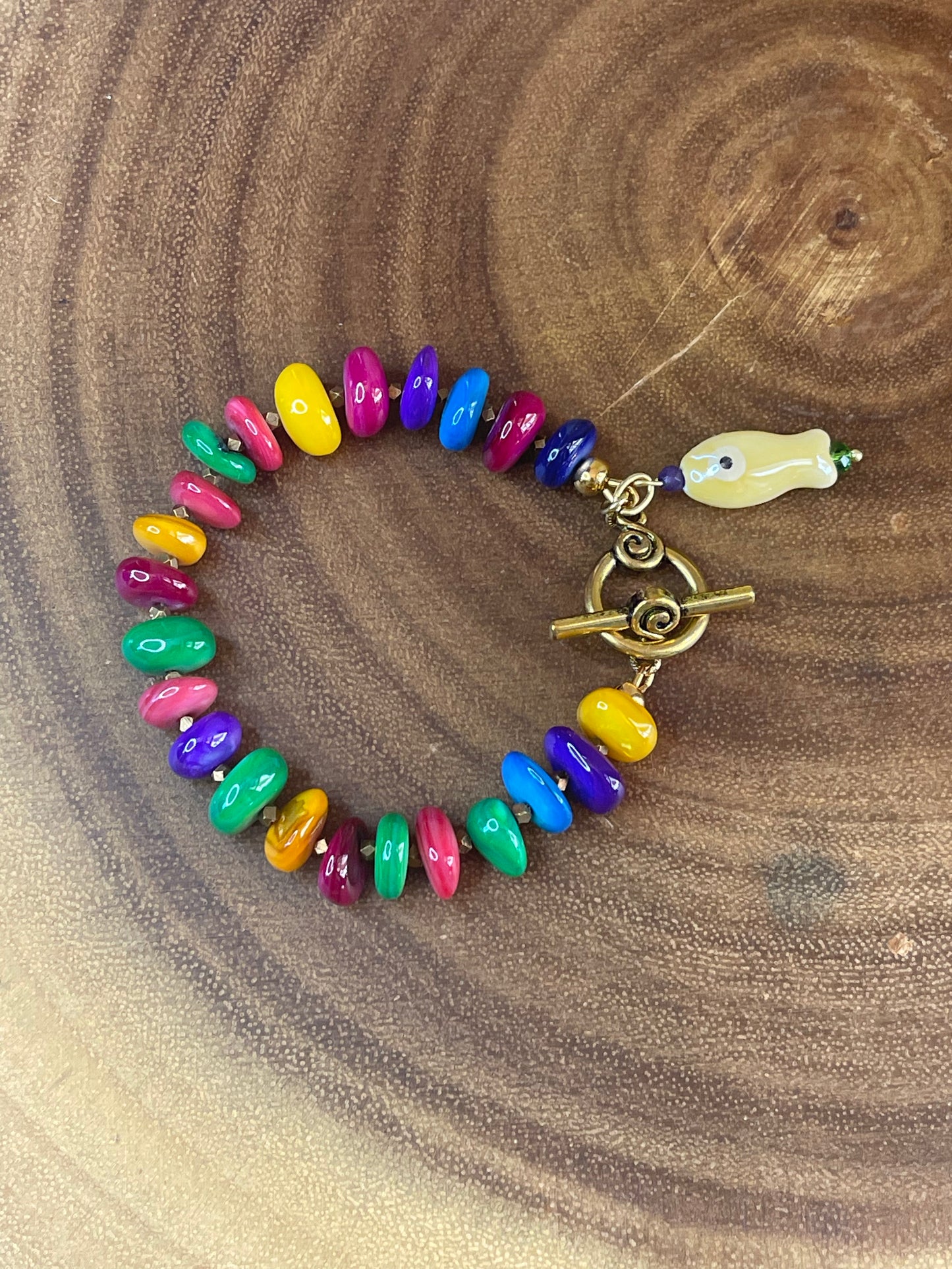 Colorful Dyed Shell Bracelet with Ceramic Fish Charm