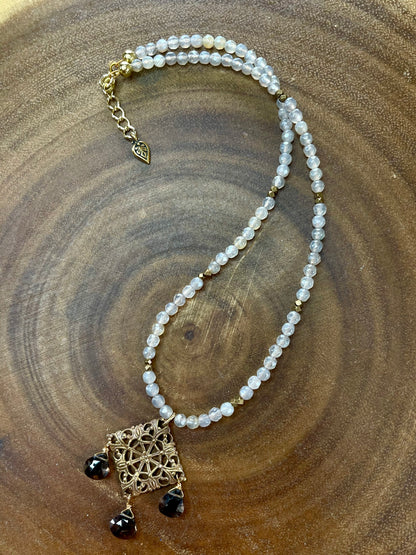 Vintage Inspired Necklace - Agate Necklace - Beaded Necklace