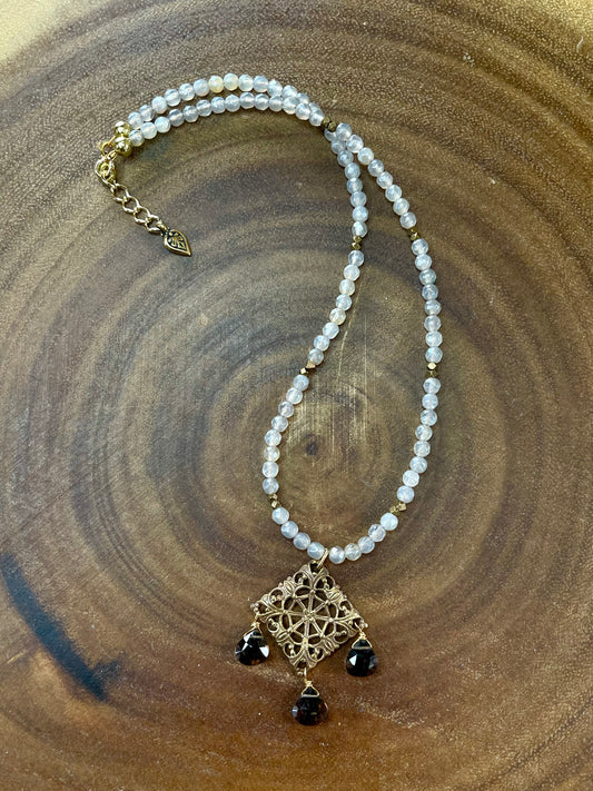 Vintage Inspired Necklace - Agate Necklace - Beaded Necklace