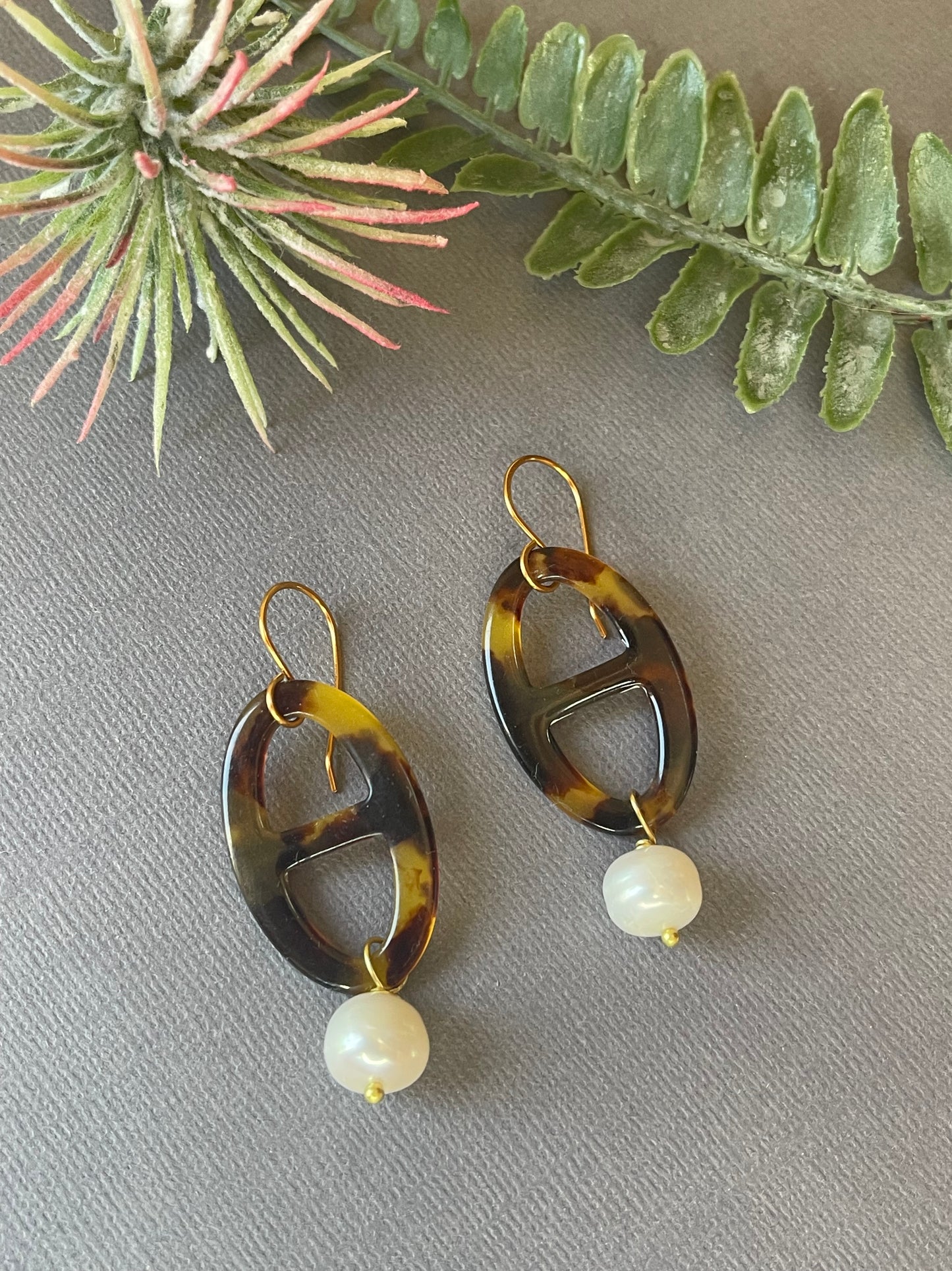 Tortoise Hoop Earrings with Pearl Earrings