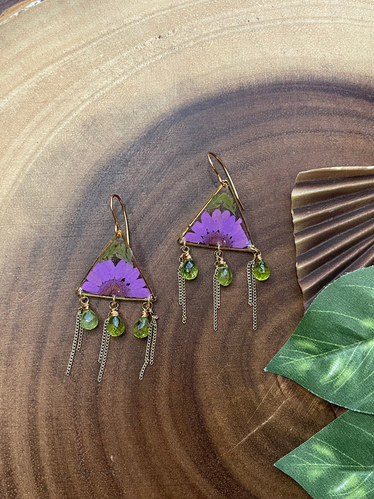 Resin Purple Daisy / Peridot Earrings